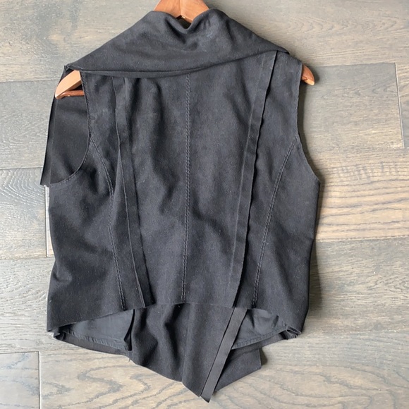 BCBG MAXAZARIA | Black Suede Vest | LG - Picture 5 of 7